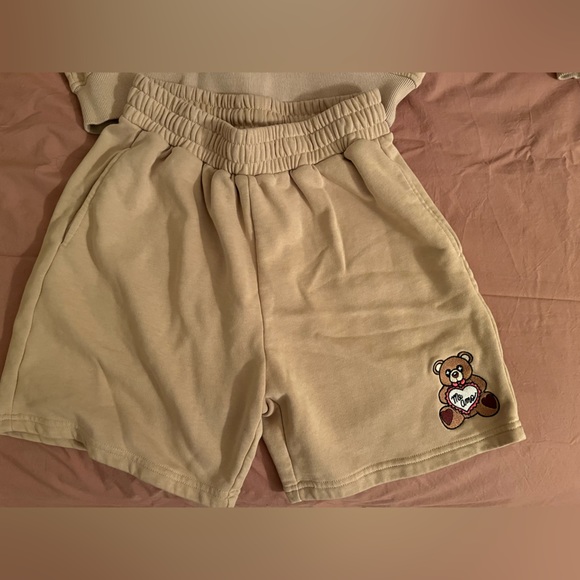 🧸 Bella Doña - Me Amo Embroidered Bear Sweatshirt + Sweatshorts Set in Tan - S - Picture 7 of 16
